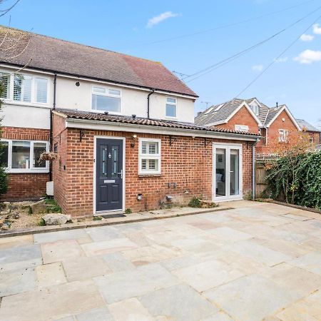 Pass The Keys Spacious And Very Modern Family Home, Central Windsor Extérieur photo