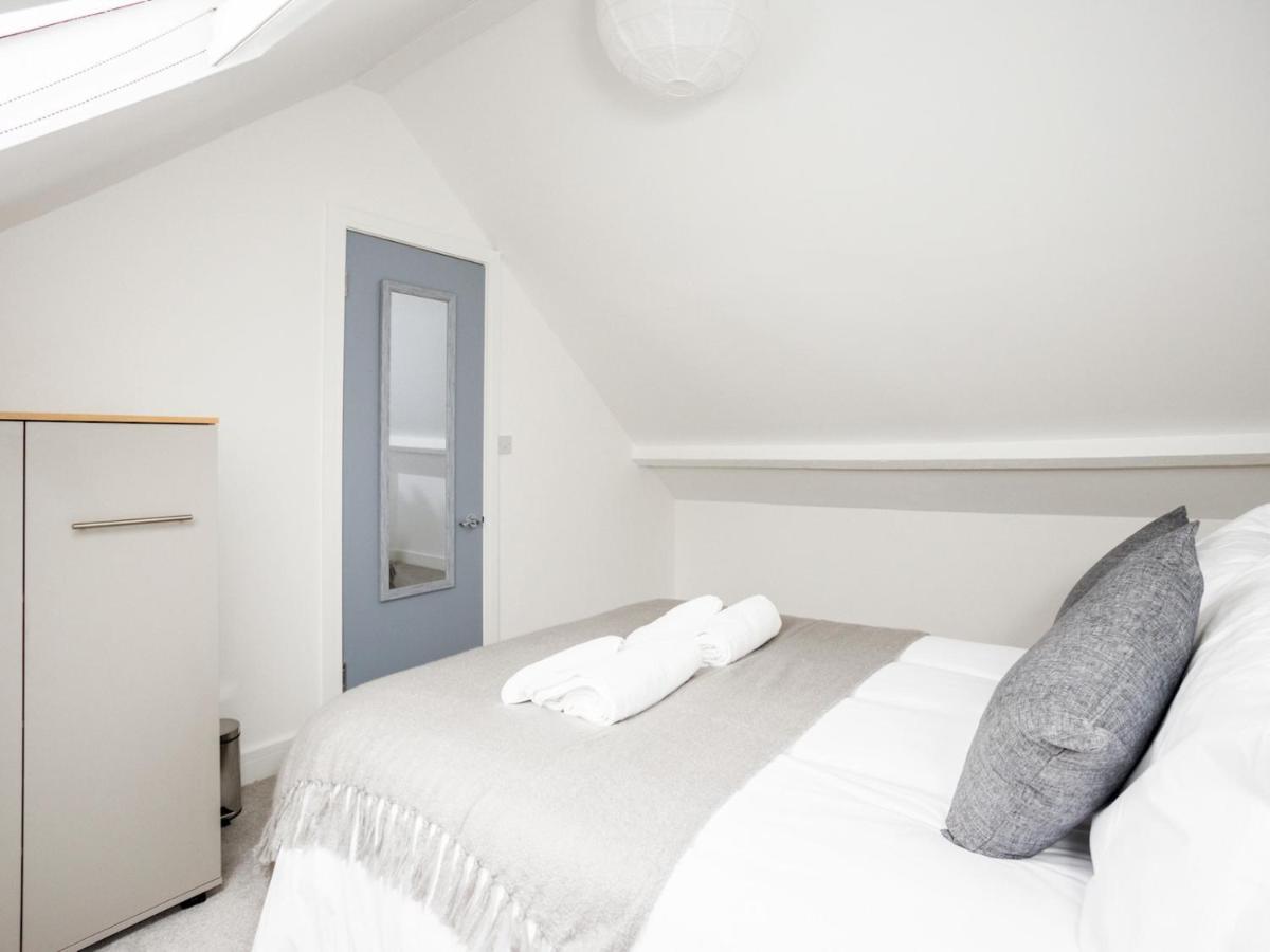 Pass The Keys Spacious And Very Modern Family Home, Central Windsor Extérieur photo
