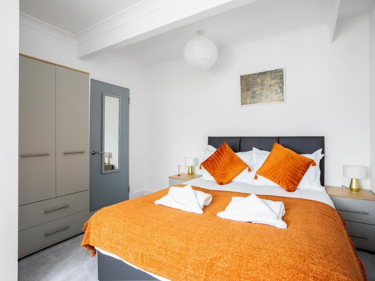 Pass The Keys Spacious And Very Modern Family Home, Central Windsor Extérieur photo